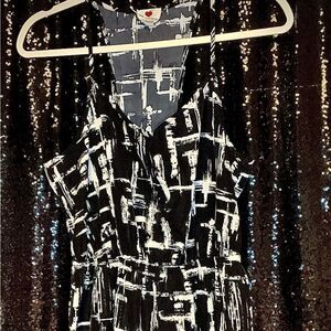 Woman’s One Clothing‎ Black and White Abstract Dress